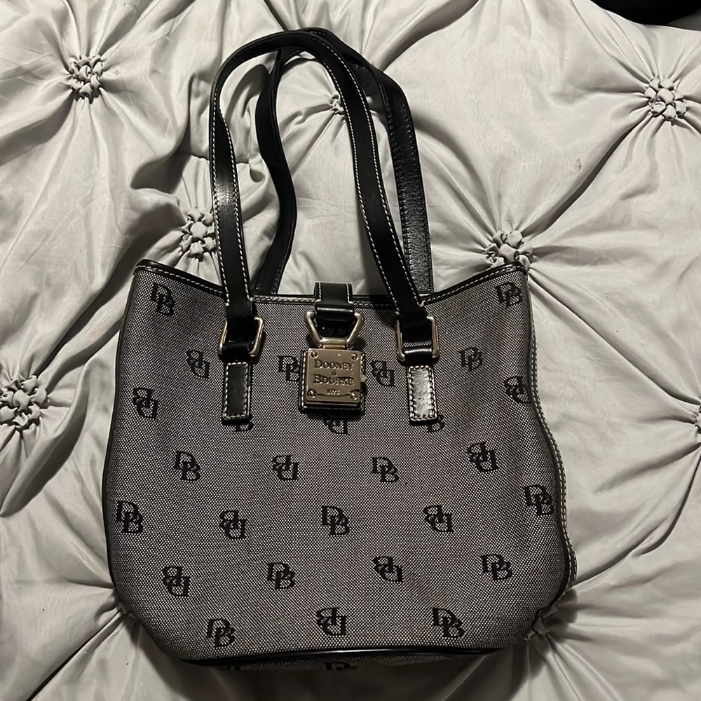 Dooney & Bourne Shoulder Bag